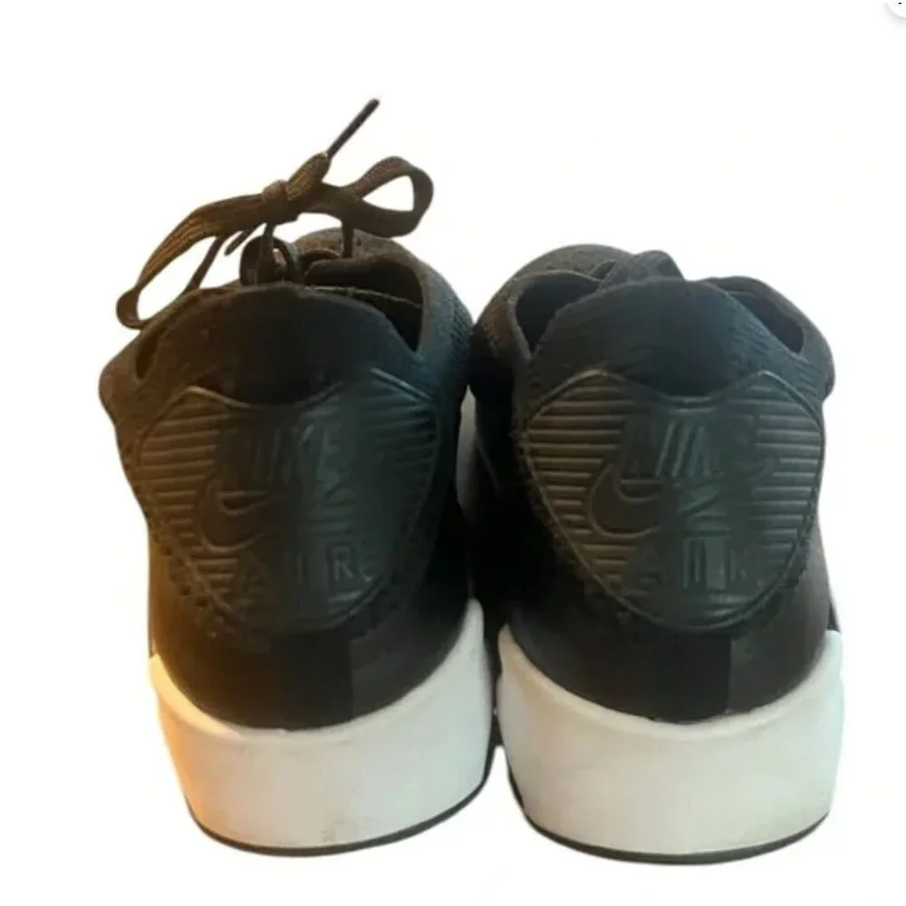 Nike Air Max Sneakers Black Mesh Size 11.5 Mens Athletic Shoes Lace-Up Lightweig